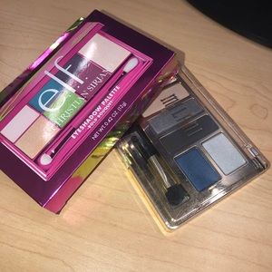 Eyeshadow palette set of two